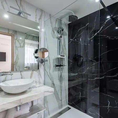 Brit Privilege Paris Hotel 4*
