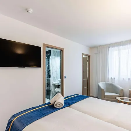 Brit Privilege Paris Hotel