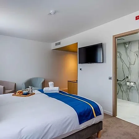 Brit Privilege Paris 4* Rosny-sous-Bois