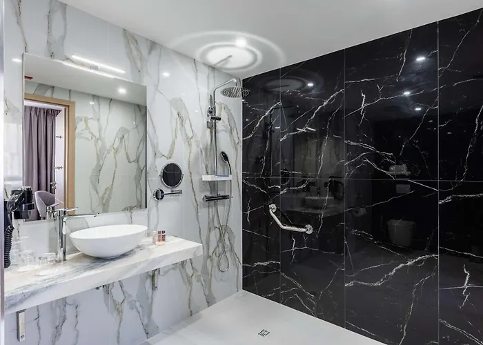 Hotel Brit Privilège Paris Rosny-sous-Bois