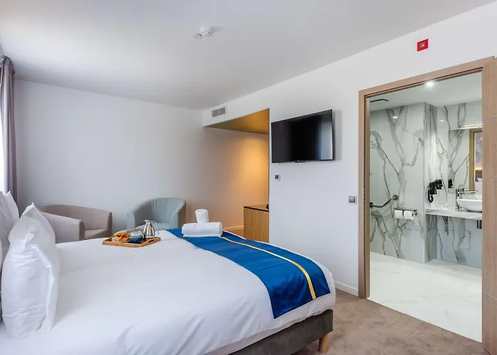 Brit Privilège Paris 4* Rosny-sous-Bois