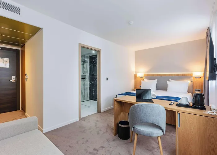 Hotel Brit Privilège Paris Rosny-sous-Bois